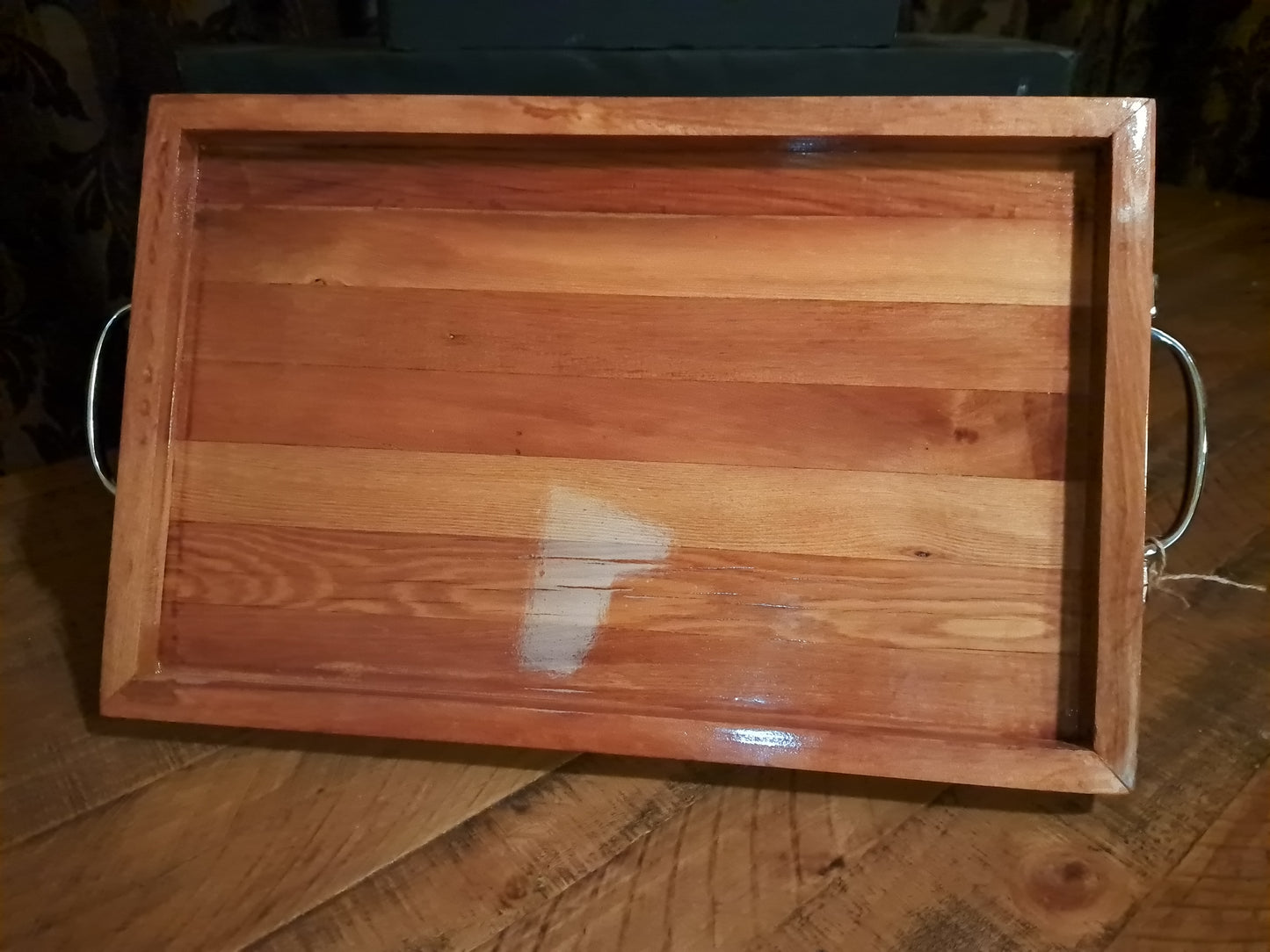 Rimu serving tray with sides